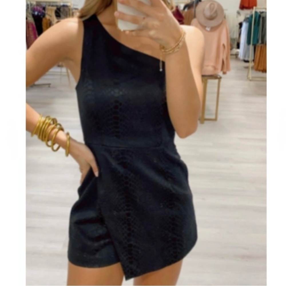 NWT New DO+BE Bottle Service Black Snake Skin One-Shoulder Skort Romper Sz S - Picture 7 of 7